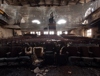 Illustration for article titled Gorgeous Old Movie Theaters That Have Fallen Into Ruin